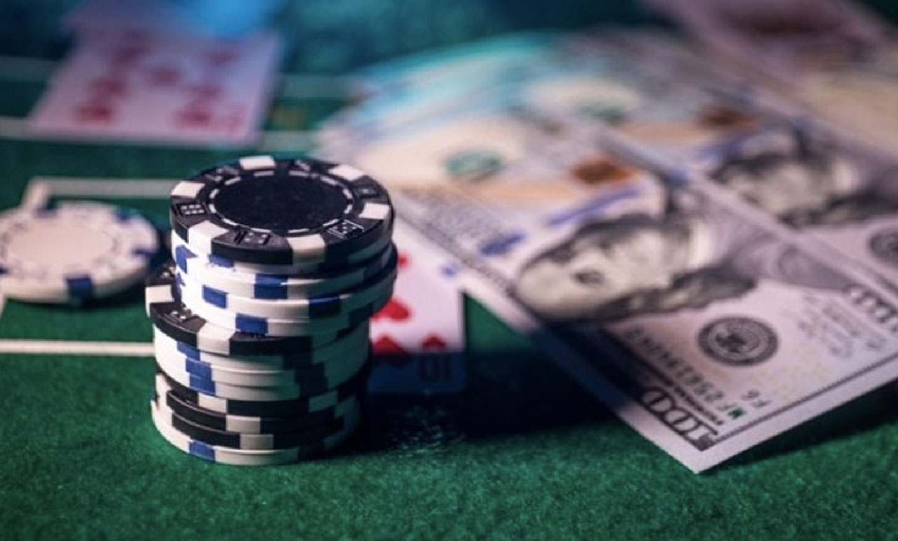 How Online Casinos Attract Players